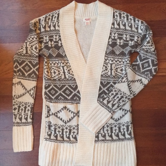Mossimo Supply Co. Sweaters - Women’s Mossimo taupe cream sweater XS